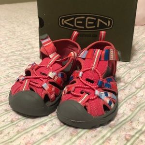 NWT Toddler girls Keen sandals.
